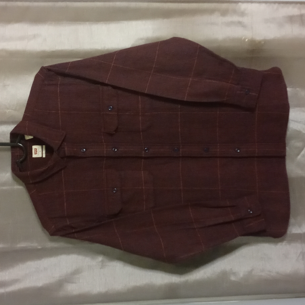 LEVI'S - 100% Cotton Overshirt  Medium (NEW WITH TAG)